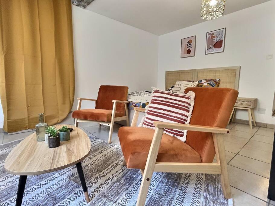 Le Petit Limouche - Parking Apartman Chabeuil Kültér fotó